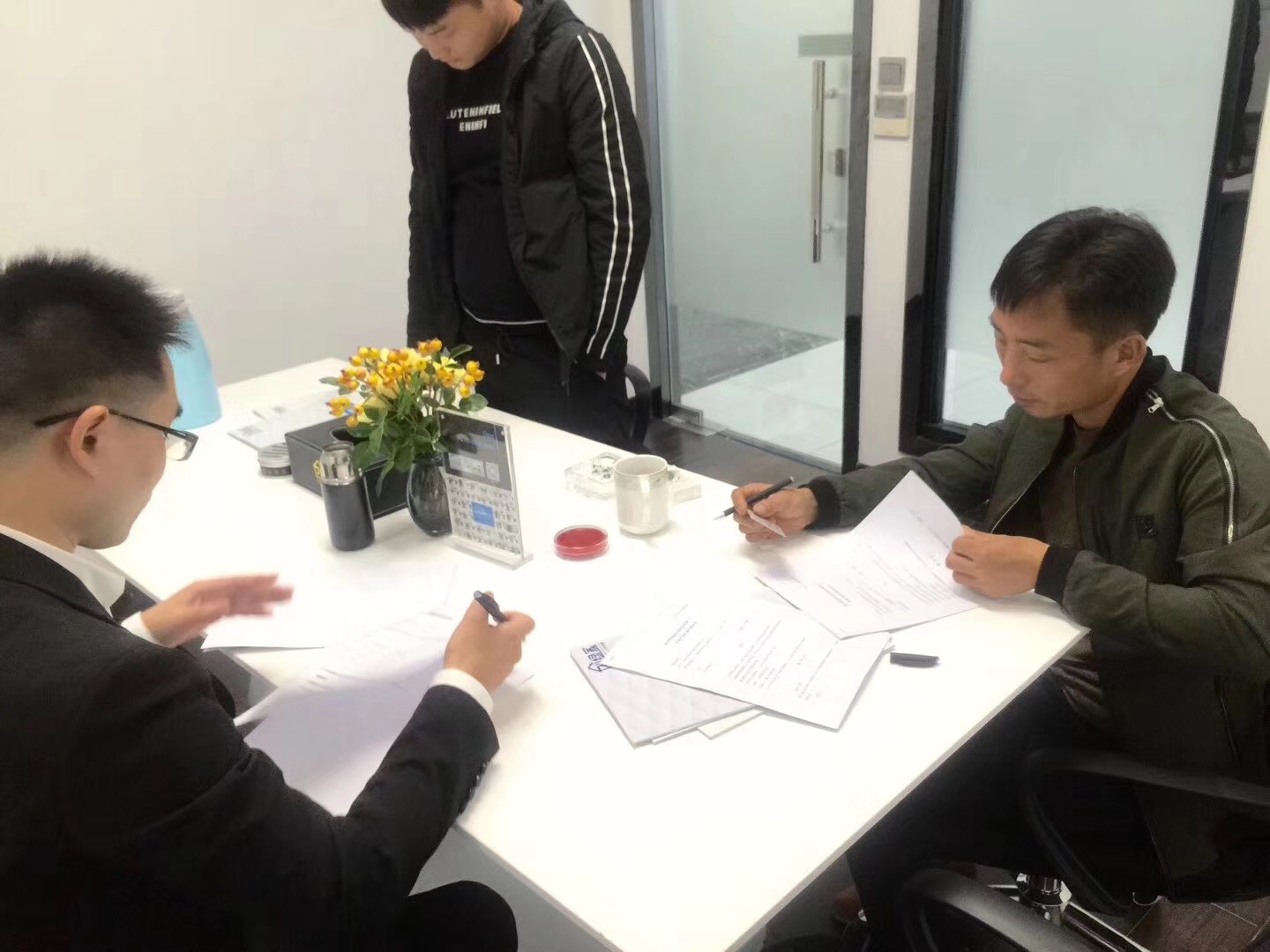 熱烈祝賀胡總簽約創(chuàng)綠家新余市區(qū)級代理！