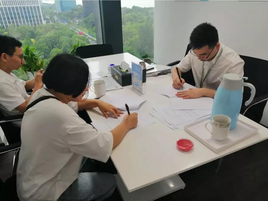 熱烈祝賀朱總、劉總簽約創(chuàng)綠家江蘇省蘇州市吳江區(qū)區(qū)級代理！
