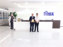 熱烈祝賀尚總、鄧總夫婦簽約創(chuàng)綠家四川省市級(jí)代理！